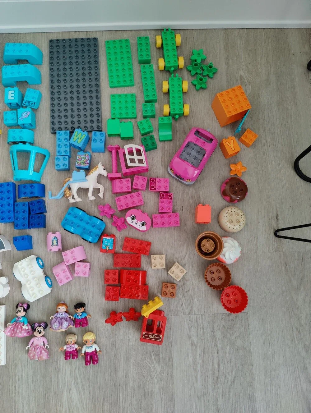 Assorted 130+ Pcs Duplo Lego Lot Kids Building Block Multicolor Educational Y2K